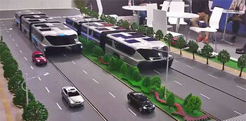 Futuristische bus op poten 'in zes steden'