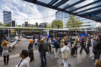 Gratis ov in Eindhoven haalt minima en ouderen uit isolement