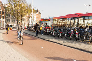 Miljoenen extra voor fietsparkeren stations