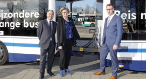 Arriva rijdt met aanhanger achter bus