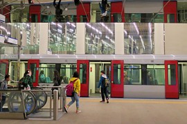 Klaptrap en atletiekbaan in metro RET