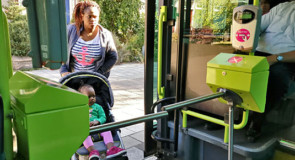 Tourniquets voor het eerst op de bus